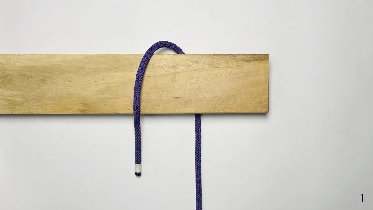 packer's-knot-step-1
