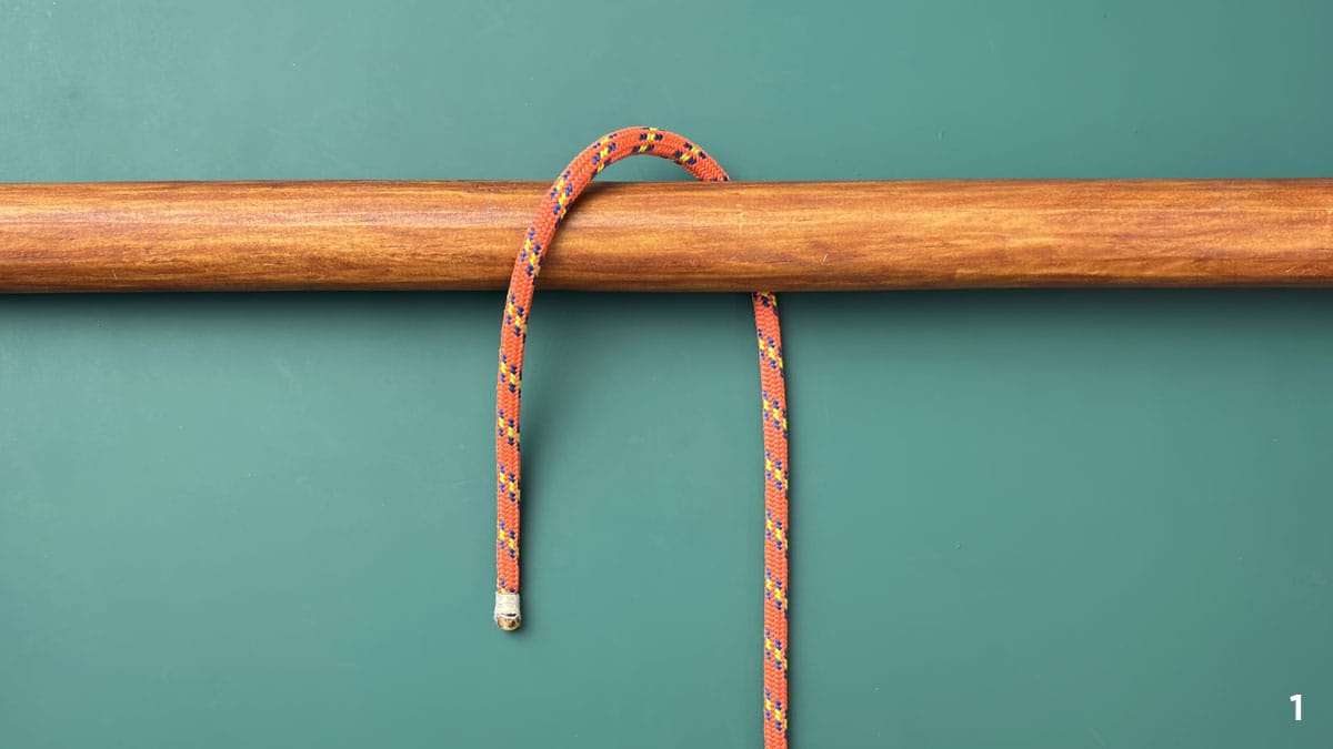 how-to-tie-a-bowline-knot-around-an-object-step-1