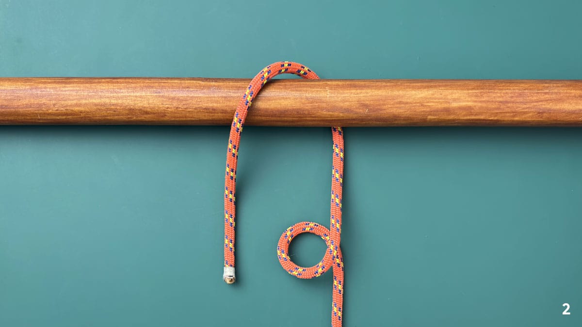 how-to-tie-a-bowline-knot-around-an-object-step-2
