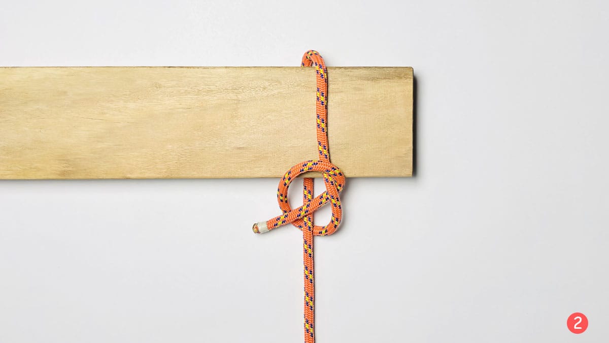 how-to-tie-a-butcher's-knot-step-2