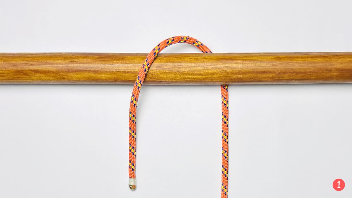 swing-hitch-knot-step-1-how-to-tie-a-swing-hitch-knotspedia
