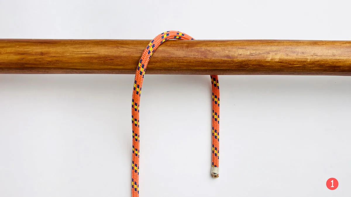 two-half-hitches-step-1-how-to-tie-a-two-half-hitches-knot-knotspedia