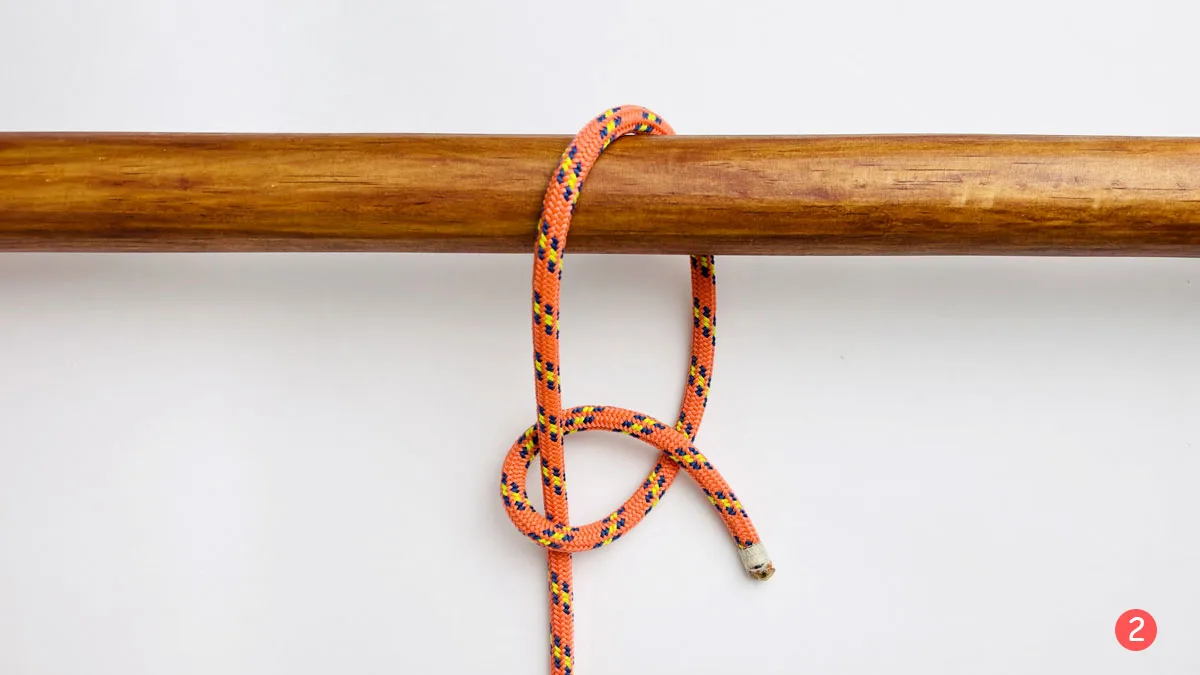 two-half-hitches-step-2-how-to-tie-a-two-half-hitches-knot-knotspedia