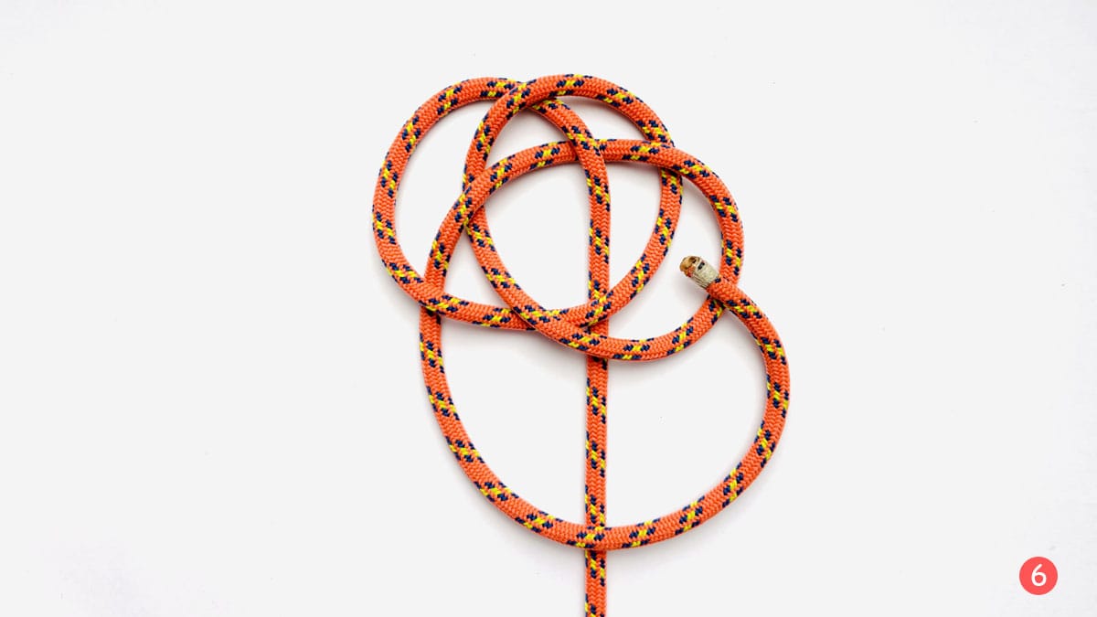 celtic-button-knot-step-6-how-to-tie-a-celtic-button-knot-knotspedia