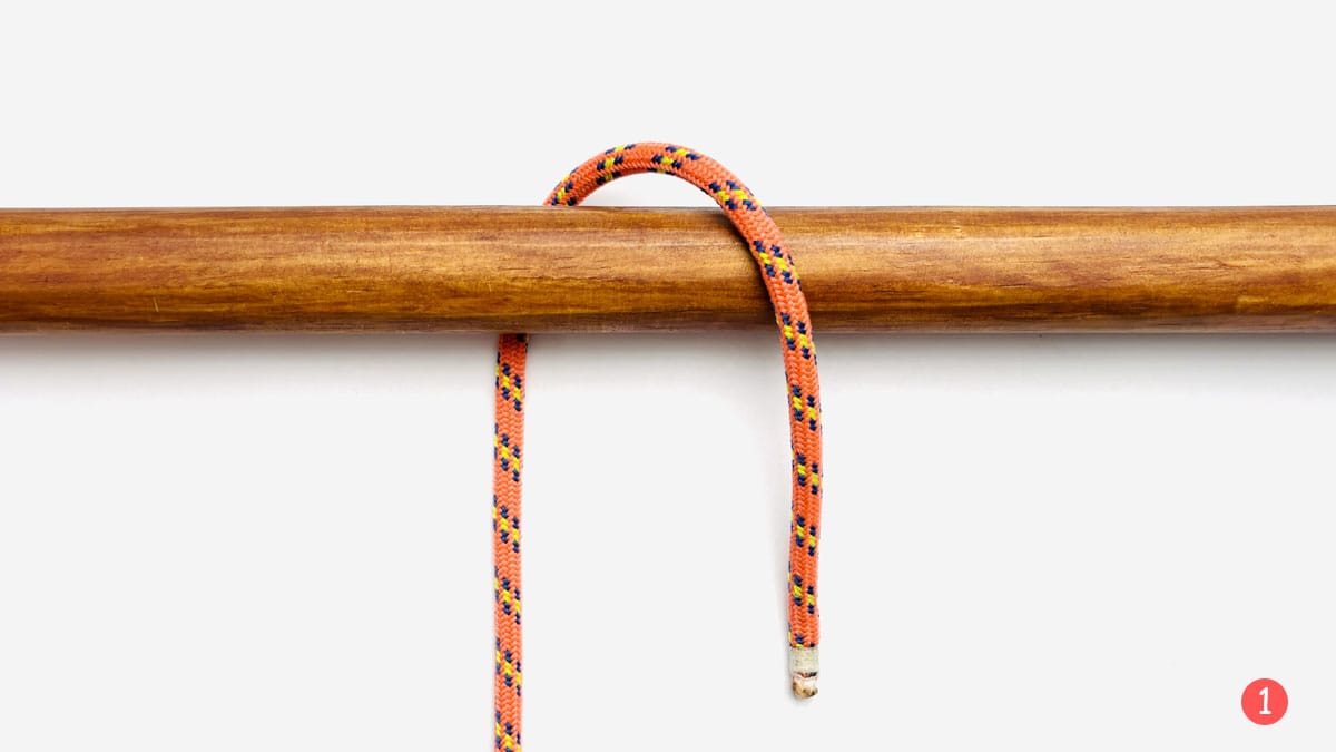 timber-hitch-step-1-how-to-tie-a-timber-hitch-knotspedia