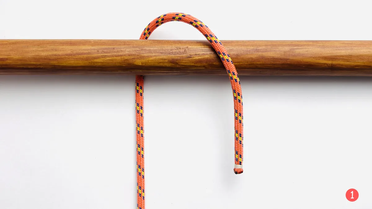 backhand-hitch-step-1-how-to-tie-the-backhand-hitch-knotspedia