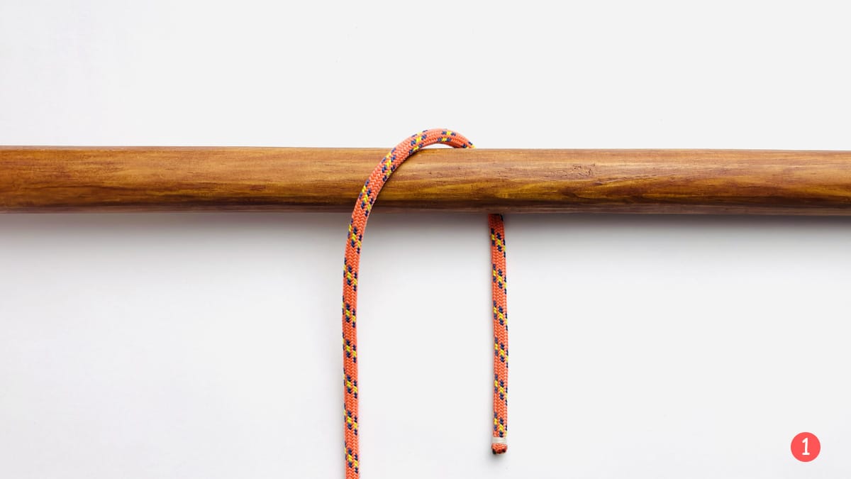 strangle-knot-step-1-how-to-tie-the-strangle-knot-knotspedia