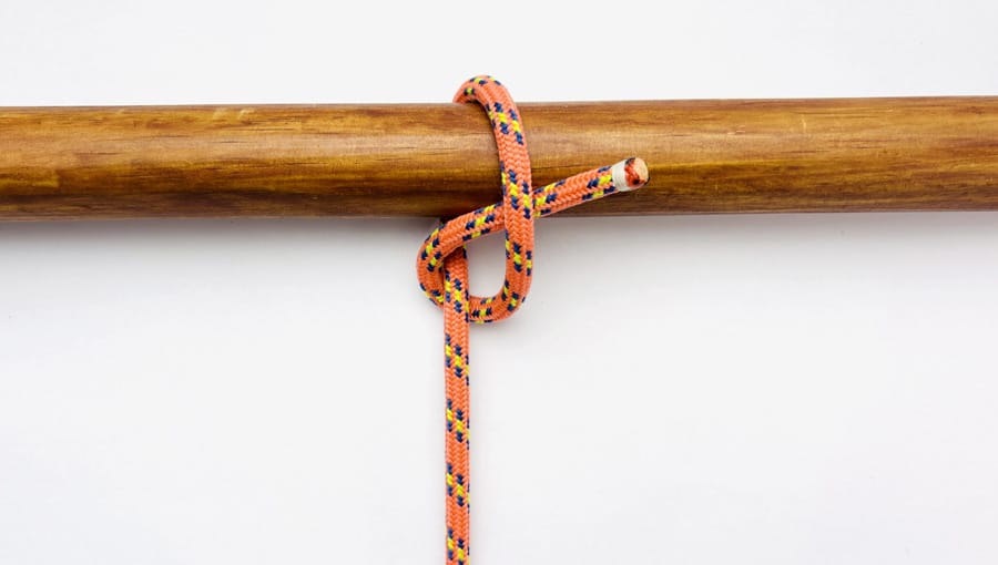 half-hitch-step-3-how-to-tie-the-half-hitch-knot-knotspedia