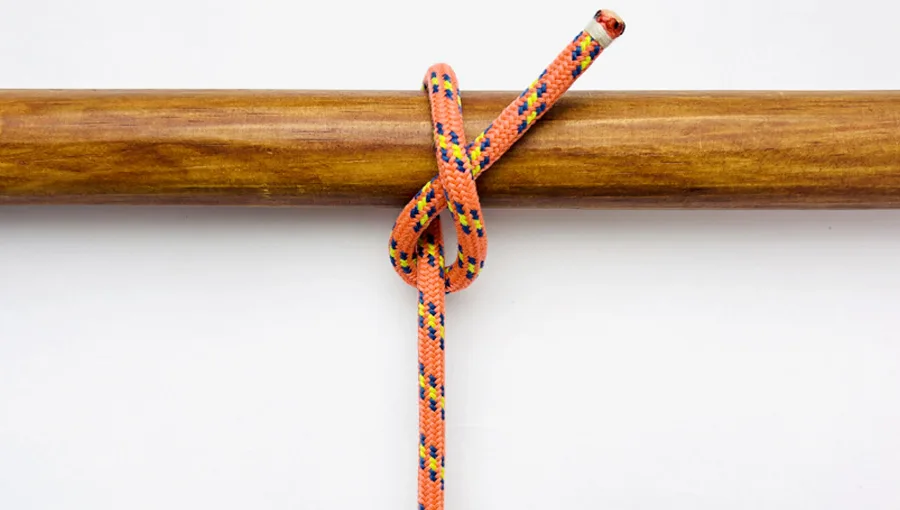 half-hitch-step-4-how-to-tie-the-half-hitch-knot-knotspedia